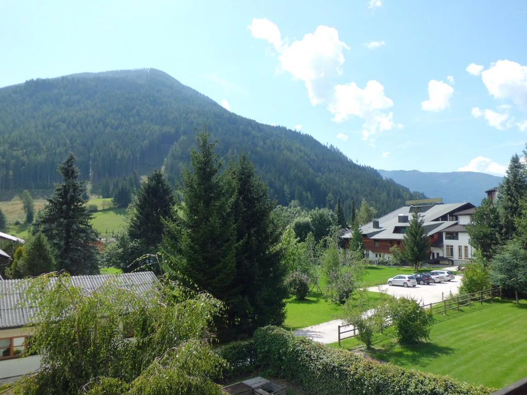 Haus Susanne Apartamento Bad Kleinkirchheim Exterior foto